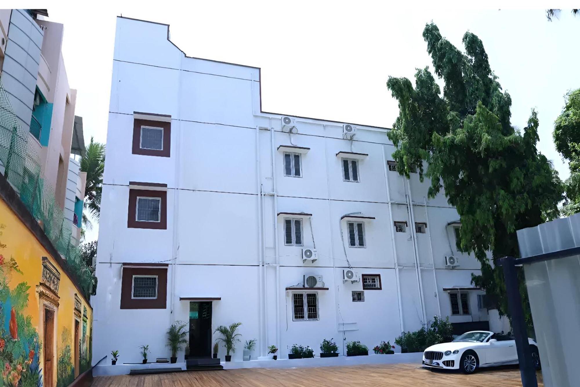 Galaxy Residency Pallavaram Airport Hotel 3*